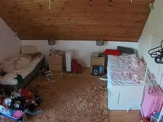 Camsoda Free Porn Cam of voyeurcam-julmodels-whitebed-3