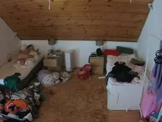 Camsoda Nude Webcam of voyeurcam-julmodels-whitebed-3