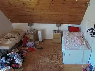 Camsoda Adult Webcam of voyeurcam-julmodels-whitebed-3