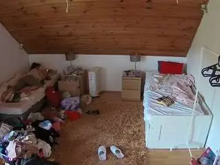 Camsoda Adult Webcams of voyeurcam-julmodels-whitebed-3