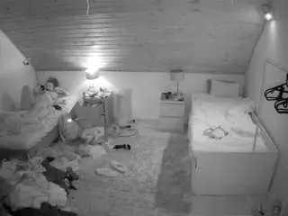 Camsoda Free Live Porn of voyeurcam-julmodels-whitebed-3