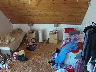 Camsoda Private Sex Chat of voyeurcam-julmodels-whitebed-3