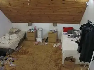 Camsoda Watch Live Sex Cams of voyeurcam-julmodels-whitebed-3