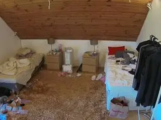 Camsoda Watch Live Sex Cams of voyeurcam-julmodels-whitebed-3