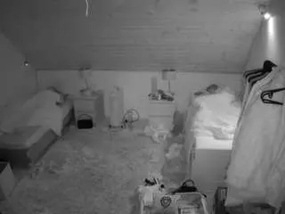 Camsoda Watch Live Sex Cams of voyeurcam-julmodels-whitebed-3