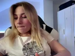 Camsoda Nude Webcam of freddachase