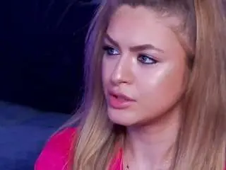 Camsoda Nude Webcam of aveenaquinn