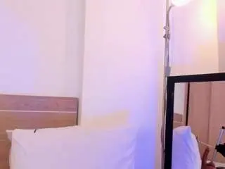 Camsoda Nude Webcam of mia-daniels