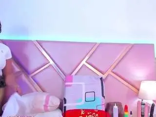 Camsoda Watch Live Sex Cams of sophiiesinclair