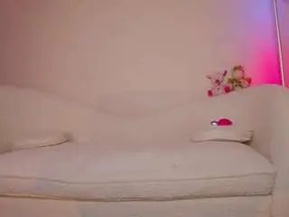 Camsoda Nude Webcam of yssadiamond