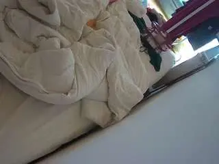 Camsoda Nude Webcam of voyeurcam-julmodels-whitebed-4