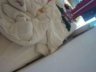 Camsoda Sex Chat of voyeurcam-julmodels-whitebed-4