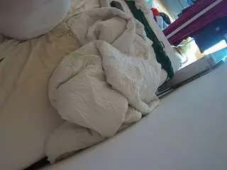 Camsoda Free Live Porn of voyeurcam-julmodels-whitebed-4