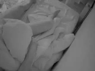 Camsoda Private Sex Chat of voyeurcam-julmodels-whitebed-4