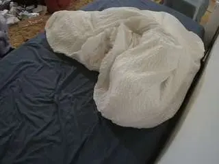 Camsoda Sex Chat of voyeurcam-julmodels-whitebed-4