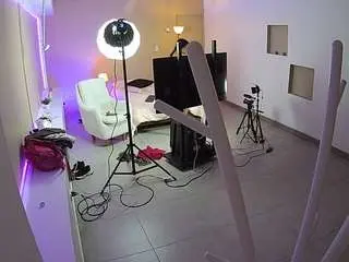 Camsoda Free Porn Cam of voyeurcam-jb-room-1