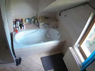 Camsoda Live Porn of voyeurcam-julmodels-bath-2nd-1