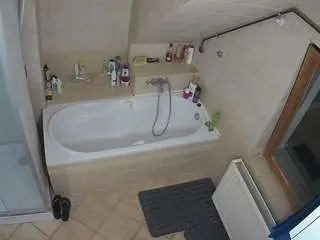 Camsoda Free Live Porn of voyeurcam-julmodels-bath-2nd-1
