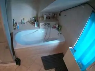 Camsoda Live Sex of voyeurcam-julmodels-bath-2nd-1
