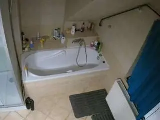 Camsoda Live Sex of voyeurcam-julmodels-bath-2nd-1