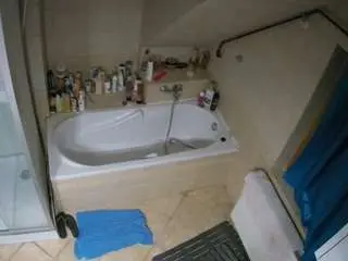 Camsoda Adult Video Chat of voyeurcam-julmodels-bath-2nd-1
