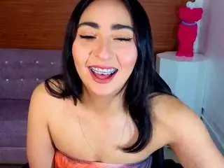 Camsoda Adult Webcams of sara-lux-t