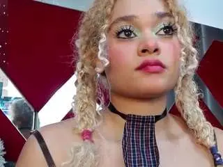 Camsoda Free Live Porn of curly-marshall