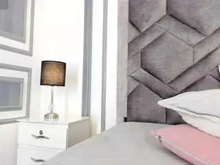 Camsoda Watch Live Sex Cams of tahliamoreau