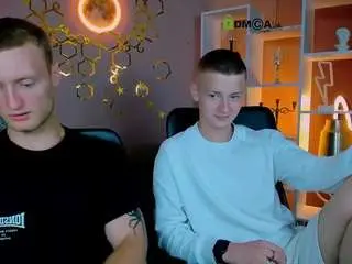 Camsoda Nude Webcam of mike-crist1