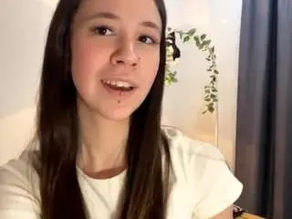 Camsoda Nude Webcam of lilymcmahan