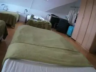 Camsoda Sex Cam of voyeurcam-julmodels-bed-1