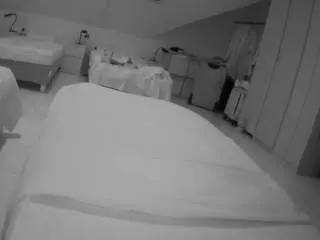 Camsoda Watch Live Sex Cams of voyeurcam-julmodels-bed-1