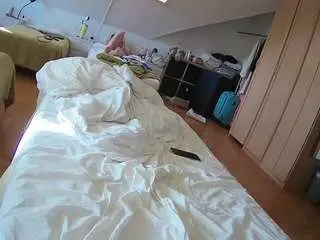 Camsoda Sex Chat of voyeurcam-julmodels-bed-1