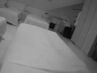 Camsoda Nude Webcam of voyeurcam-julmodels-bed-1