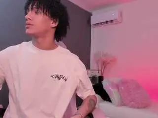 Camsoda Sex Cam of adam-walker90