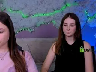 Camsoda Watch Live Sex Cams of flora-ri