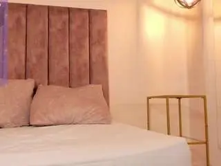 Camsoda Sex Cam of kylie-monnrooe
