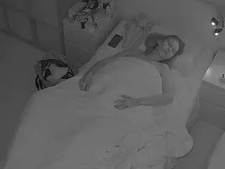 Camsoda Adult Webcams of voyeurcam-julmodels-bed-7