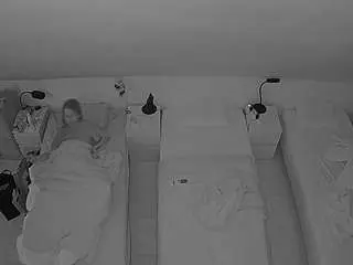Camsoda Watch Live Sex Cams of voyeurcam-julmodels-bed-7