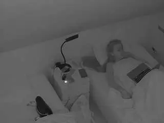 Camsoda Sex Chat of voyeurcam-julmodels-bed-7