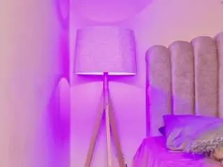Camsoda Free Porn Cam of adelinee-18