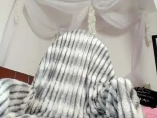 Camsoda Free Live Porn of isabell2424
