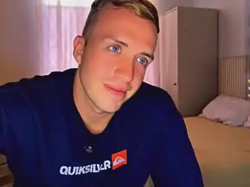Chaturbate Live Sex Cam of tommy_cumfinger