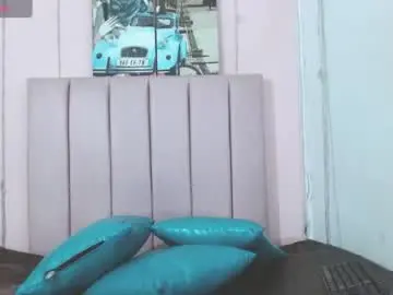 Chaturbate Live Sex Cam of camila_williiamsres