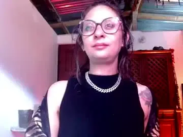 Chaturbate Watch Live Sex Cams of serena_xyz