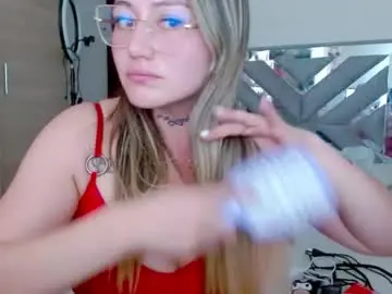 Chaturbate Sex Cam of zoe_sexy69