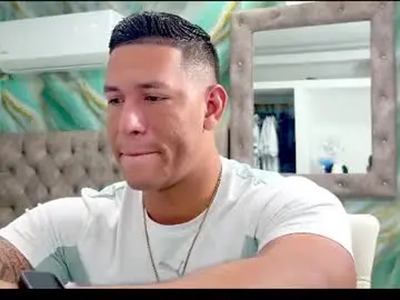 Chaturbate Live Porn of taylor_lautnerr2