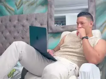 Chaturbate Private Sex Chat of taylor_lautnerr2
