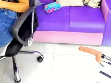 Chaturbate Best live sex cam show of catalina_mommy_squirt