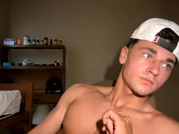 Chaturbate Live Sex of elijahkinky24